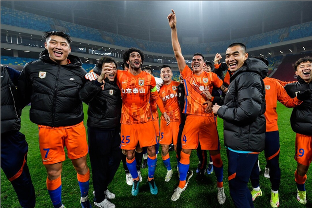 包含中超今夜走向成谜，斯图加特官宣签约，话题不断，年轻球员得到机会的词条-乐竟官方入口